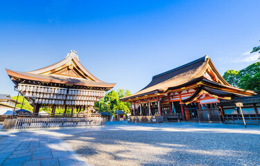京都　八坂神社　本殿と舞殿
