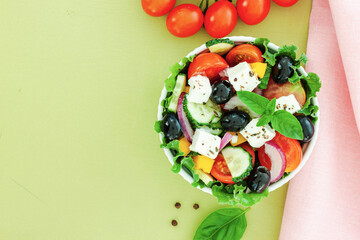 Green salad with tomato and fresh vegetables