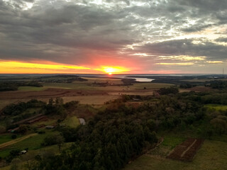 Por do sol Lago Itaipu