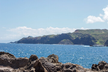 Fototapeta na wymiar coastline landscape, Hawaiian Coastline, Pacific Ocean Views, Rocky Coastline on Maui, Lava Rock Coast line in Hawaii