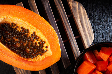 Papaya, fruta fresca tropical con semillas