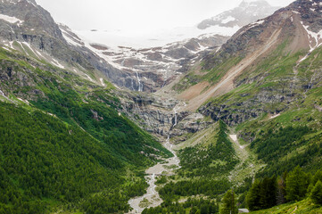 Fototapeta premium Bernina, Alp Grüm, Gletscher, Palü, Alpen, Graubünden, Piz Varuna, Piz Canton, Val Bernina, Wanderweg, lagh da Palü, Sommer, Schweiz