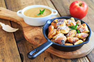 Kaiserschmarrn mit Apfelmus