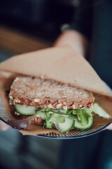 Sandwich zum Frühstück und Abendbrot, Schulbrot, Mahlzeit, Lunch Gesund Bio vegan