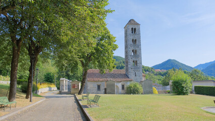 Chiesa romanica dei santi Cosma e Damiano a Rezzago