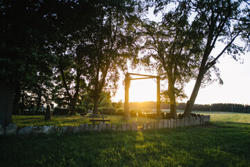 Galgen im Sonnenuntergang