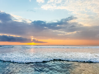 Obraz premium Amazing sunset view on Indian ocean at Bali, Indonesia