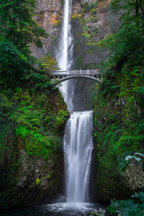 Fototapeta premium Wodospady Multnomah, wąwóz rzeki Columbia, Oregon