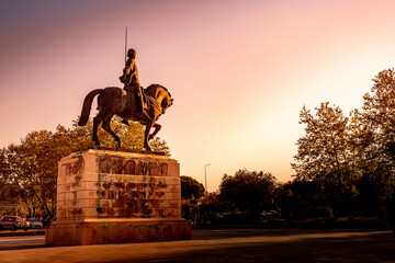 Est&aacute;tua de D. Nuno &Aacute;lvares Pereira no Mosteiro da Batalha - Portugal