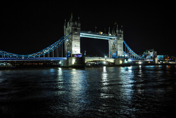 Obraz premium Tower Bridge w nocy, Londyn