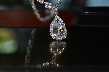 Selected diamonds Symmetrical and beautiful for jewelry making