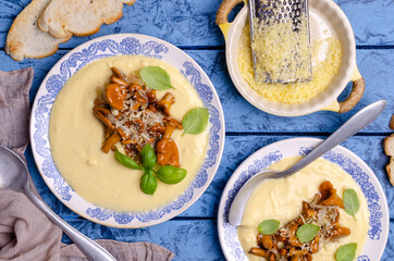 Traditional polenta with mushrooms and cheese
