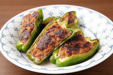 ピーマンの肉詰め