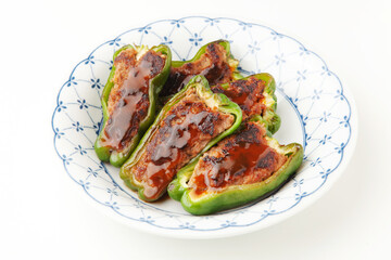 ピーマンの肉詰め