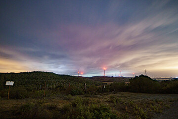 Cielo nocturno nubes monte antenas nublado tormenta invierno natural angular