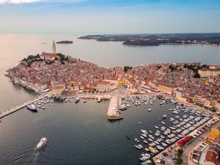 Rovinj Kroatien bei Nacht