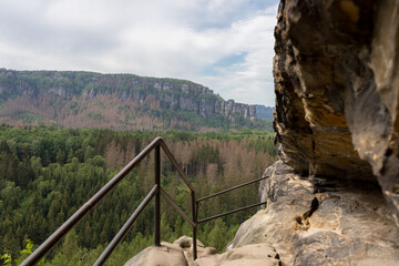 Herrliche Aussicht über die Felsformationen der sächsischen Schweiz