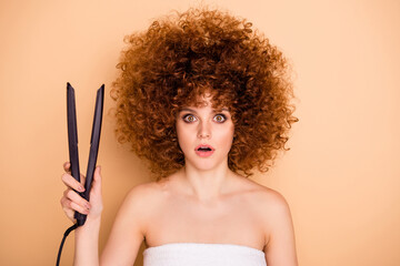 Close-up portrait of her she nice cute attractive winsome lovely well-groomed stunned wavy-haired...