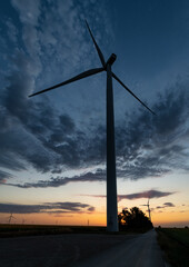 Fototapeta na wymiar Windmill in twilight