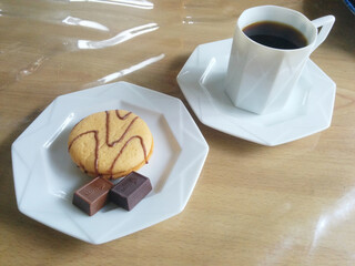 cup of coffee and chocolate / コーヒーセット（真上からのアングル）- リモートワーク対策