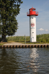 Leuchtturm an der Hafeneinfahrt in Ueckermünde