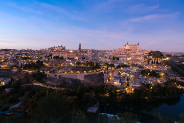 Obraz premium スペイン トレド 夜景