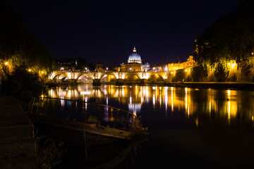 Fototapeta na wymiar Reflection of Vatican City at night 