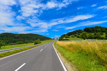 Landstrasse in Schlüchtern im Main-Kinzig-Kreis / Hessen