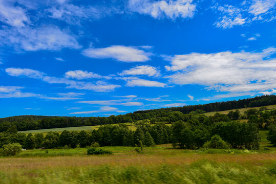 Mittelgebirge Bilder Durchsuchen 26,959 Archivfotos,