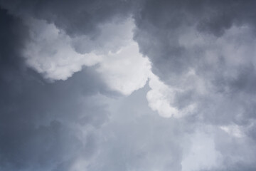 Obraz premium nubes en el cielo tormentoso