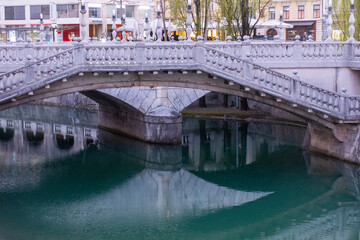 Naklejka premium Three bridges over Ljubljanica river, Ljubljana, Slovenia