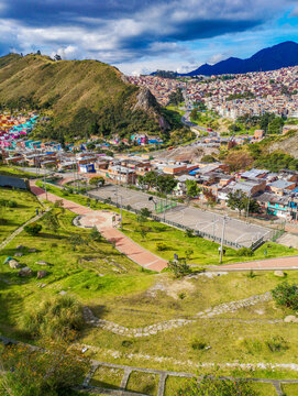 Fotograf&iacute;a de calle, parque Cultivos situado en el barrio Diana Turbay al sur oriente de la ciudad de Bogot&aacute; en el pa&iacute;s de Colombia