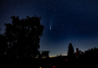 Komet C/2020 F3 ( NEOWISE )