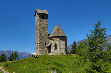 Fototapeta na wymiar Vigiljoch, Larchbuehel, St.Vigilius, Kirche, Südtirol, Lana, Italien