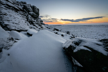 Obraz premium sunrise in the mountains with snow