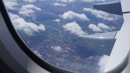 Fototapeta na wymiar 飛行機からの風景