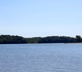 Fototapeta na wymiar The calmness of the lake water in the countryside.