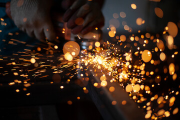 Work with a grinder for metal.