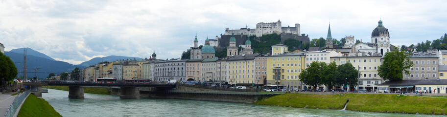 Fototapeta na wymiar Panoramic view of Salzburg. Picture from the Salzach river, with views of the Hohensalzburg fortress and the historic center.