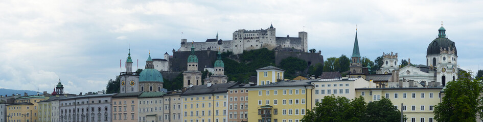 Fototapeta na wymiar Panoramic view of Salzburg. Picture from the Salzach river, with views of the Hohensalzburg fortress and the historic center.