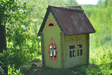 Fototapeta na wymiar Small wooden house