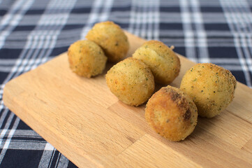 Ham and parmesan cheese croquettes