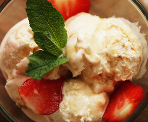 fresh strawberry ice cream