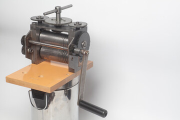 Jewelry rolling mill tool press