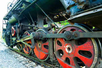 Retro steam locomotive wheels