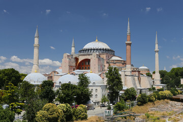 Fototapeta na wymiar Hagia Sophia in Sultanahmet, Istanbul, Turkey