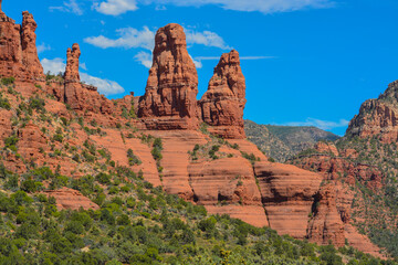 Fototapeta premium Two Nuns red rock formation in Sedona, Yavapai County, Kaibab National Forest, Arizona