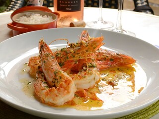 Camarões provençais salteados
