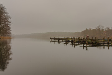 pomost, jezioro © Banan