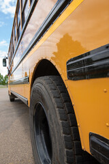 yellow school bus